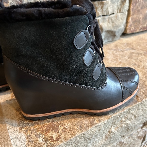 Ugg Winter Boots - Picture 8 of 14